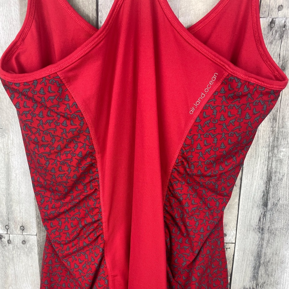 ALo Red & Grey Yoga Pose Racerback Tank Size Large - Picture 3 of 8